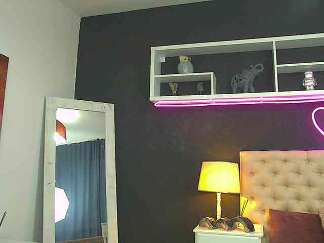 TaniaKarevina webcam