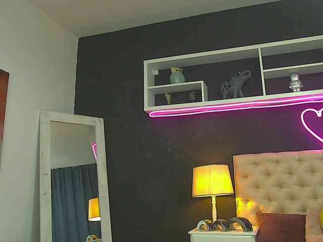TaniaKarevina webcam