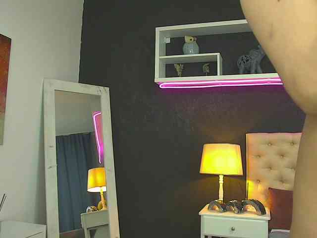 TaniaKarevina webcam