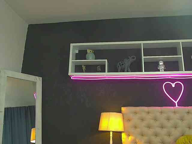 TaniaKarevina webcam