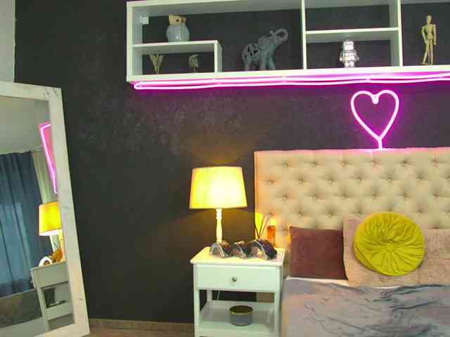TaniaKarevina webcam