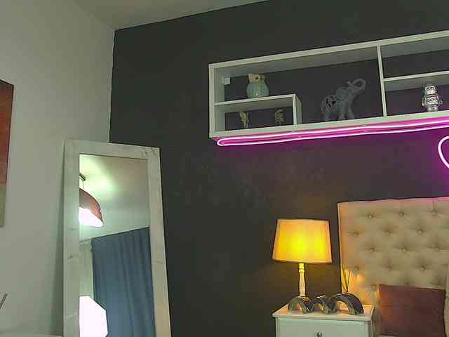 TaniaKarevina webcam
