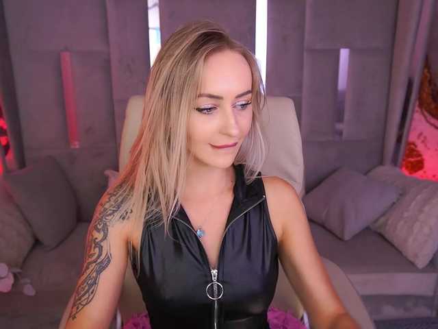 CandyGraces live cam on BongaCams