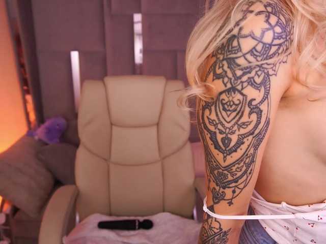 CandyGraces live webcam show