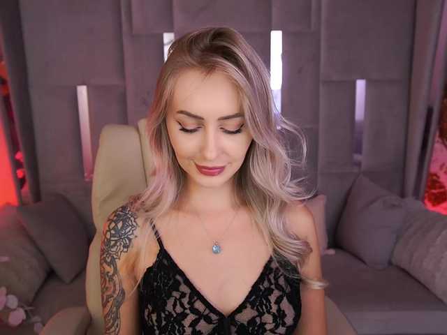 CandyGraces live cam on BongaCams