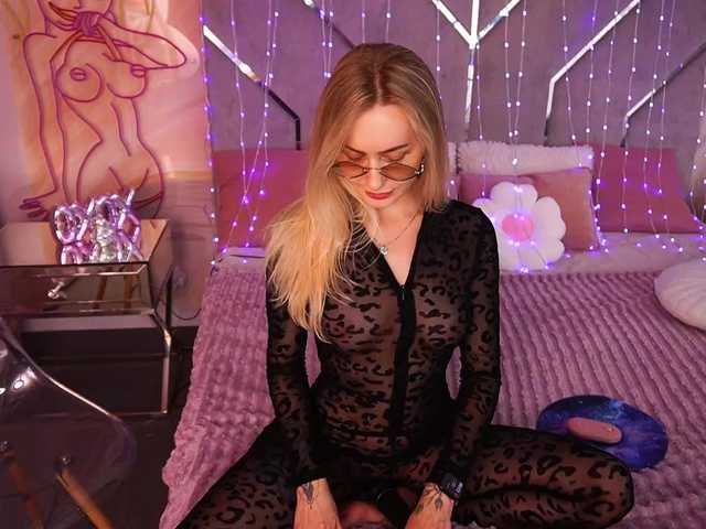 CandyGraces live cam on BongaCams