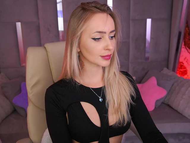 CandyGraces live cam on BongaCams
