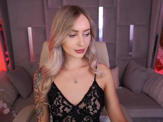 CandyGraces live cam on BongaCams