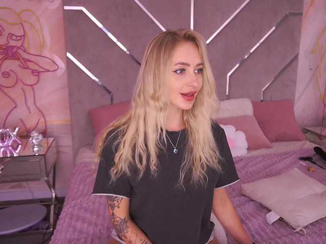 CandyGraces live cam on BongaCams