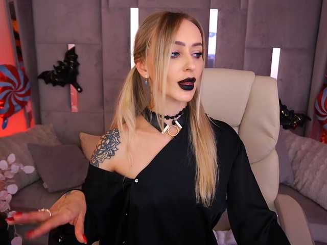 CandyGraces live cam on BongaCams