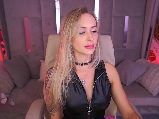 CandyGraces live cam on BongaCams