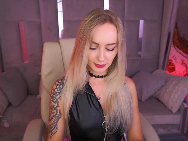 CandyGraces live cam on BongaCams