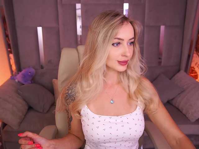 CandyGraces live webcam show