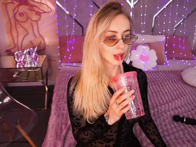 CandyGraces live cam on BongaCams