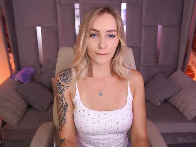 CandyGraces live webcam show