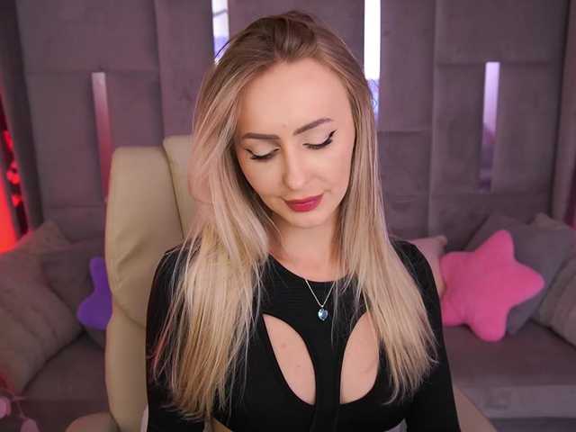 CandyGraces live cam on BongaCams