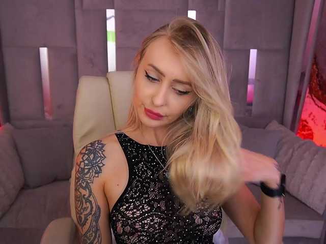 CandyGraces live cam on BongaCams