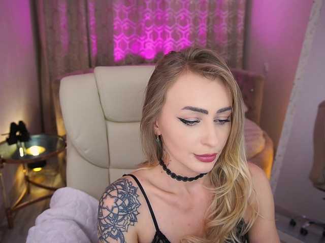 CandyGraces's BongaCams show and profile