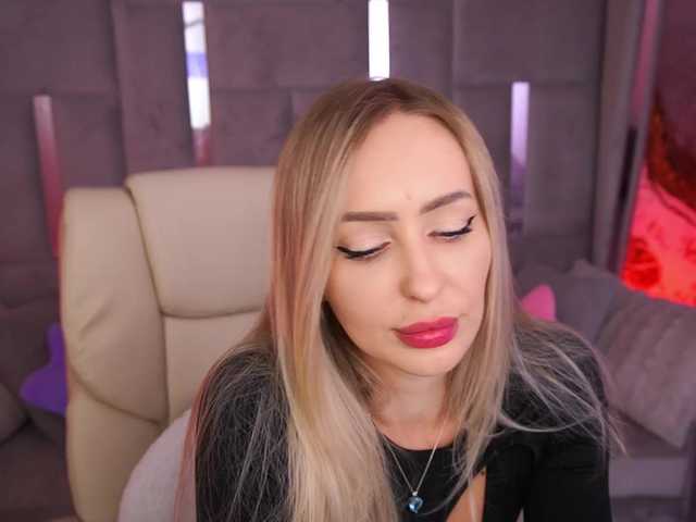 CandyGraces live cam on BongaCams