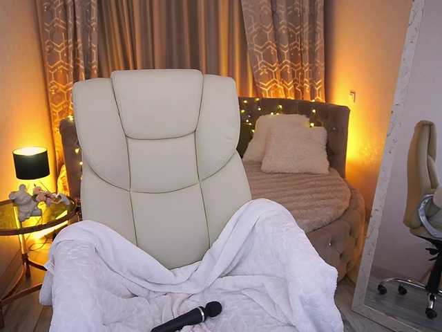 CandyGraces's BongaCams show and profile