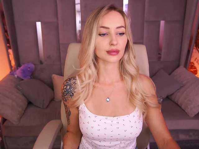 CandyGraces live webcam show