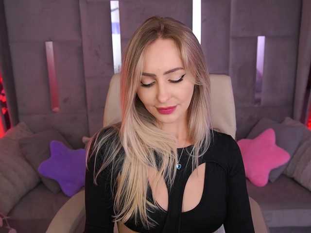 CandyGraces live cam on BongaCams