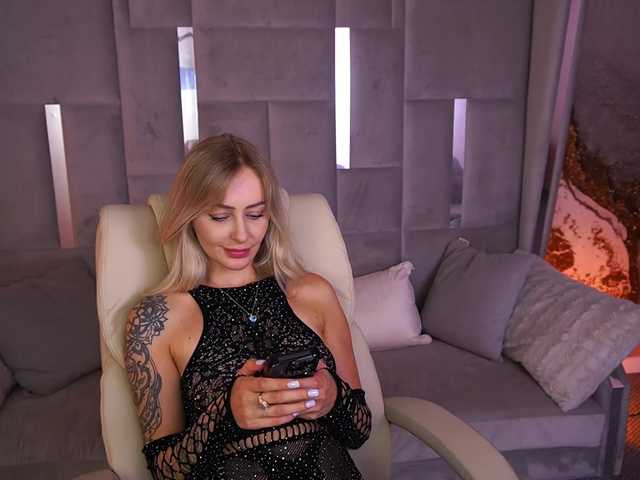 CandyGraces live cam on BongaCams