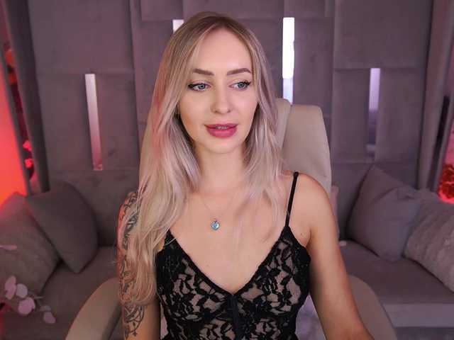 CandyGraces live cam on BongaCams