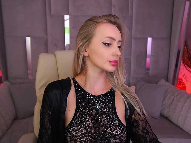 CandyGraces live cam on BongaCams