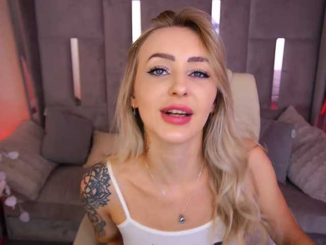 CandyGraces live cam on BongaCams