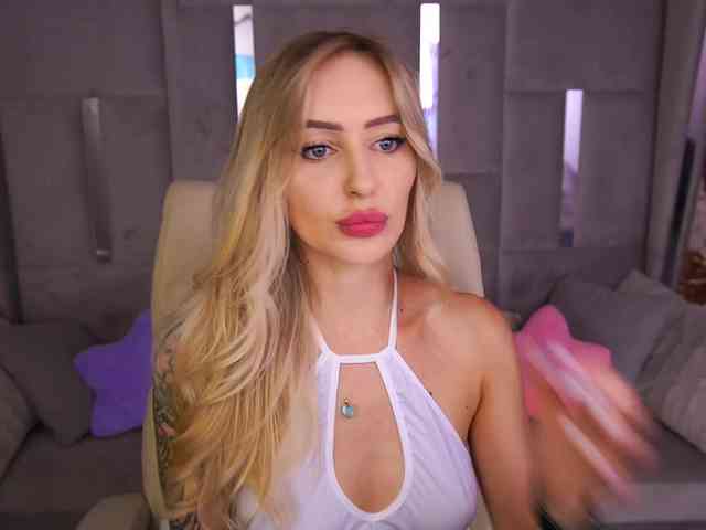 CandyGraces webcam