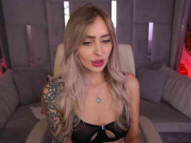 CandyGraces webcam