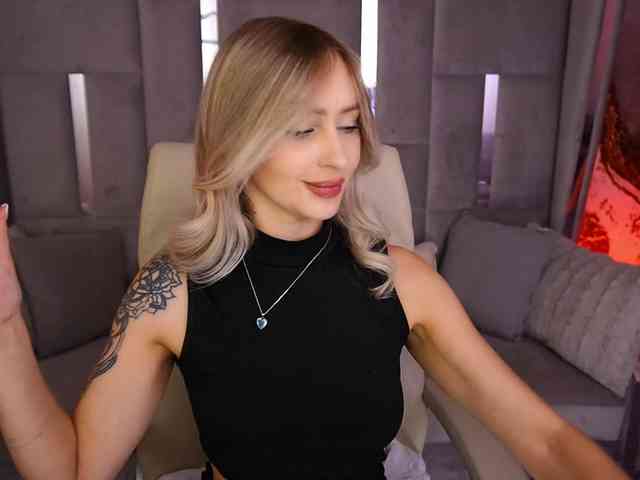 CandyGraces webcam