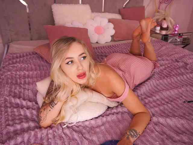 CandyGraces webcam