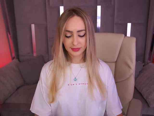 CandyGraces webcam
