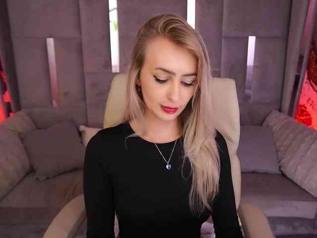 CandyGraces webcam