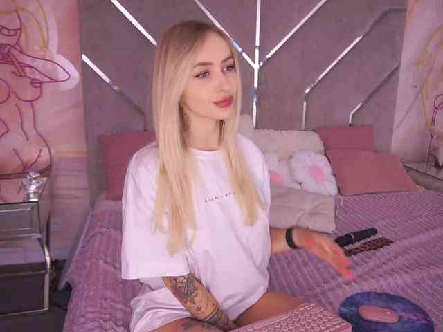 CandyGraces webcam