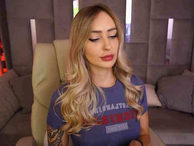 CandyGraces webcam
