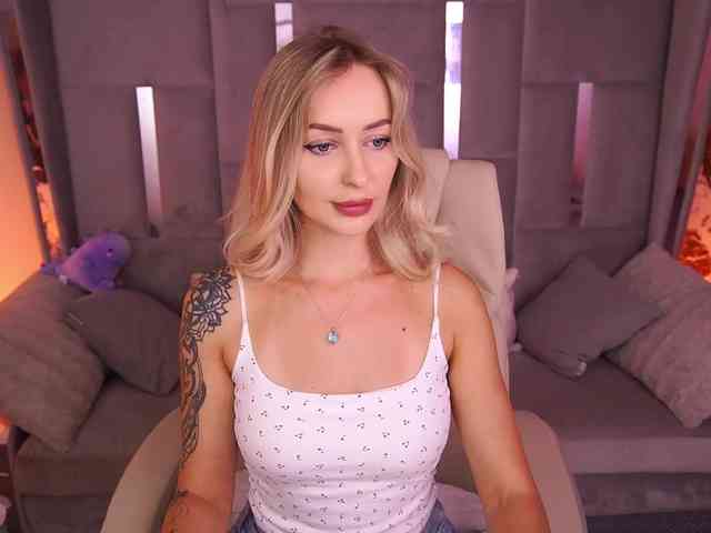 CandyGraces webcam