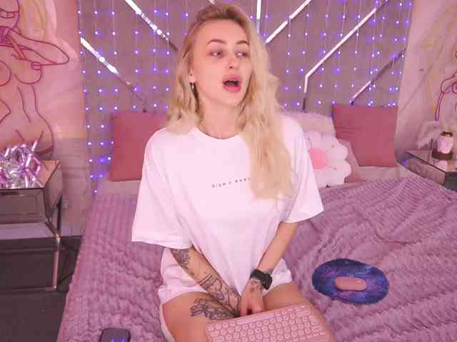 CandyGraces webcam
