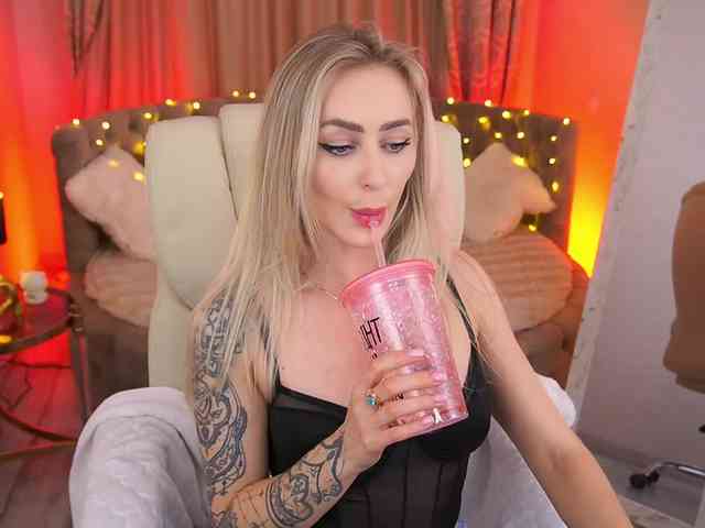 CandyGraces webcam