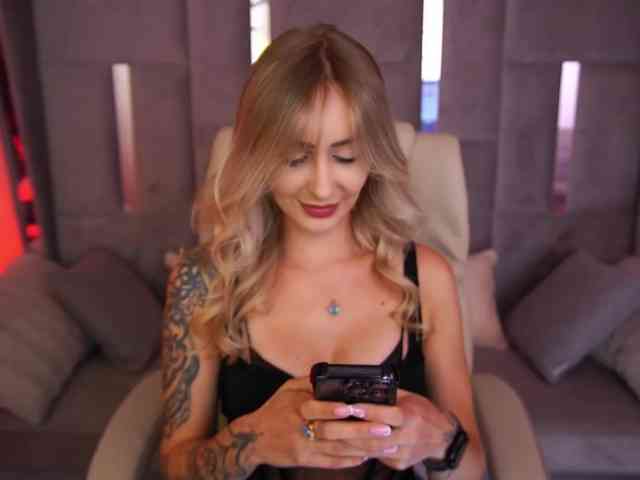 CandyGraces webcam