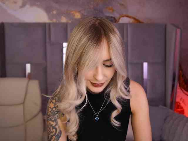 CandyGraces webcam