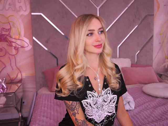 CandyGraces webcam