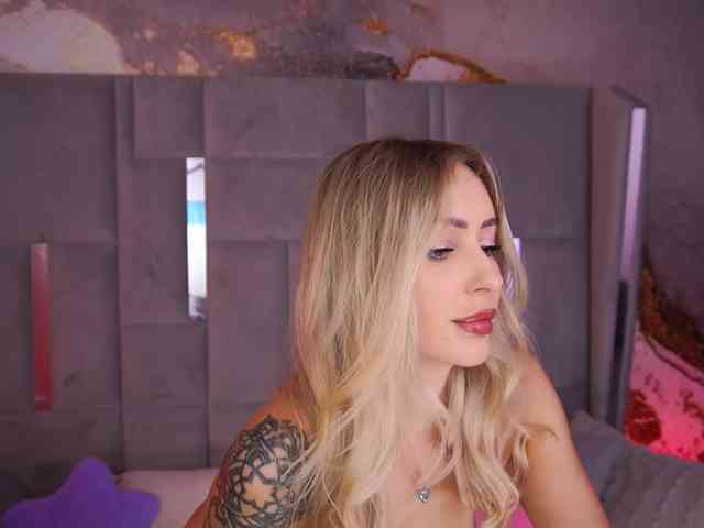 CandyGraces webcam