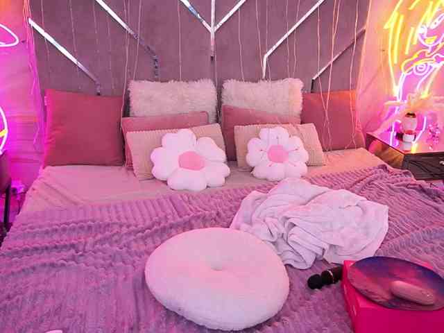 CandyGraces webcam