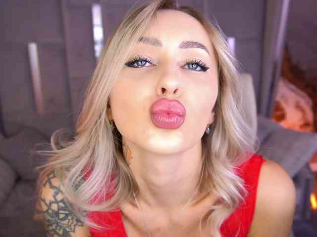 CandyGraces webcam