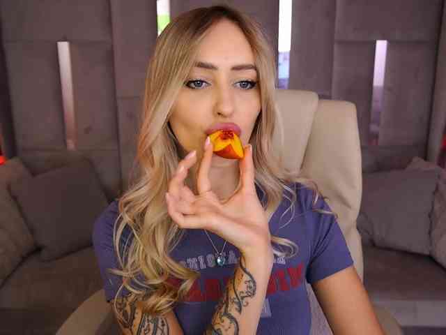 CandyGraces webcam