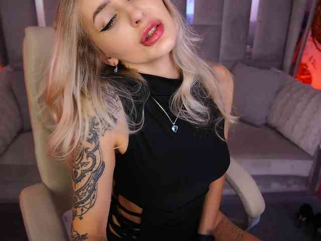 CandyGraces webcam