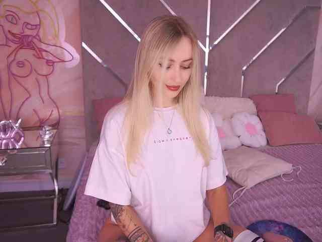 CandyGraces webcam